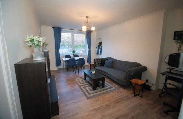 Modern Terrace Flat with Small Games Room