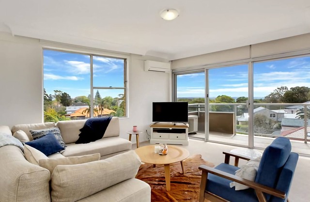 Modern three-bedroom apartment capturing 180-degree views in Bellevue Hill