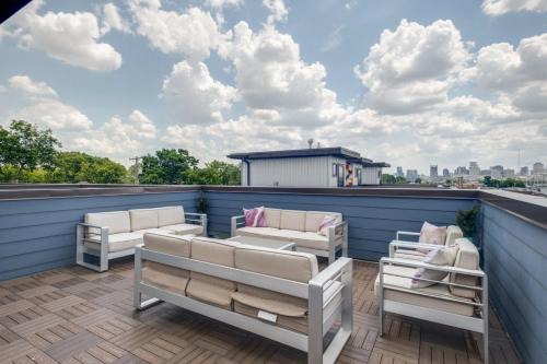 Modern Townhome, w/Downtown Views, Rooftop Deck only 6min to Broadway