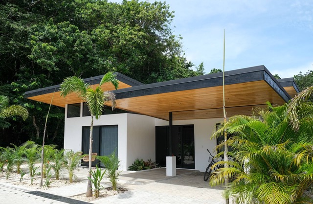 Modern Tropical Residence w/Private Pool - Casa Mariposa
