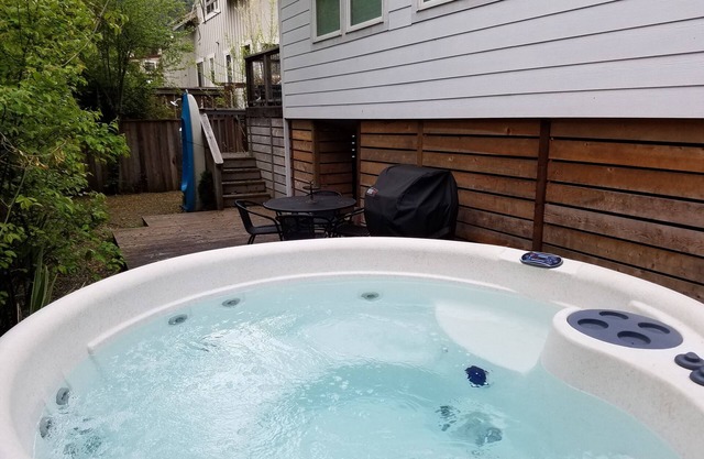 Modern Vacation Beach Gem by the River w/Hot Tub - 4 queen beds