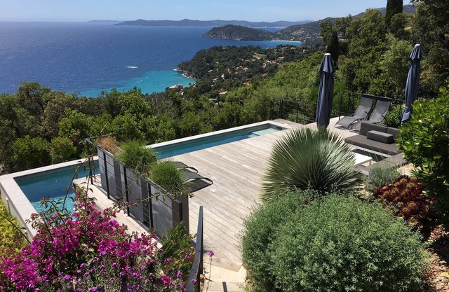 Modern villa with stunning sea view,luxurious comfort,5 bedrooms,3 bathrooms,11P