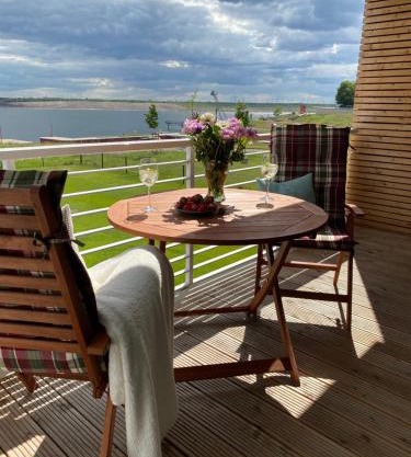 Modernes Apartment am Hafen mit Seeblick