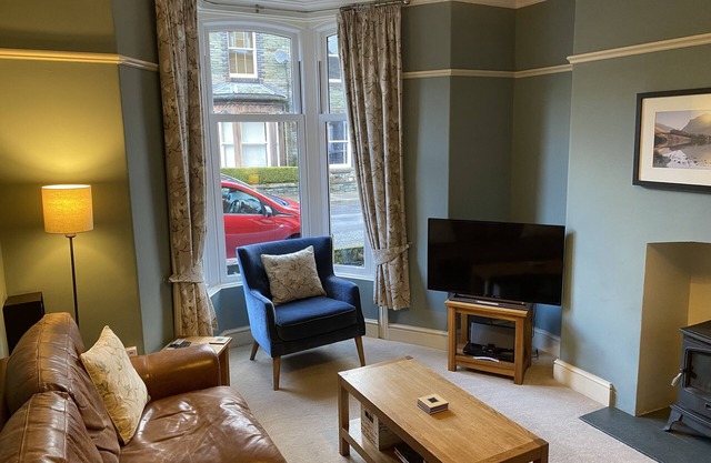 Mona House - a pet-free, family/group friendly house in central Keswick
