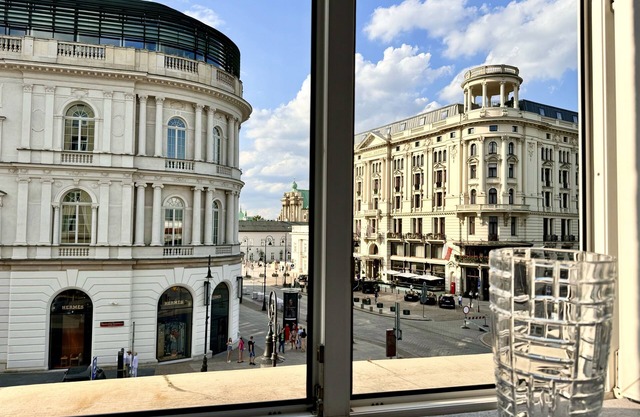 MONDRIAN Luxury Suites UNESCO Old Town
