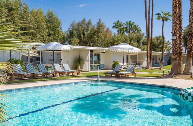 Monkey Tree Hotel 10 by AvantStay | Stylish Hotel in Palm Springs w/Pool!