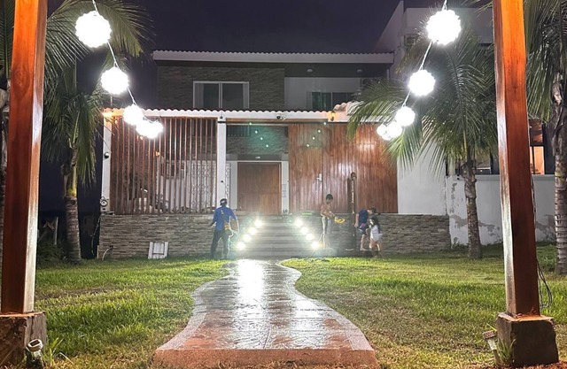 MONTAÑITA HOUSE Beautiful oceanfront vacation home