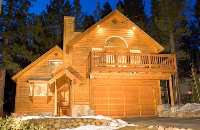 Monte Mar on North Shore - 4 BR in Quiet Neighborhood, Wood Fireplace, Near Palisades Resort