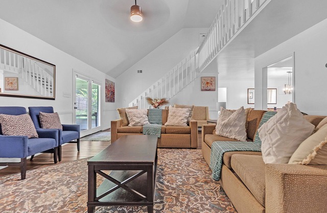 MONTHLY STAYS-Peaceful & Cozy 5 BR Home, Near Shelby Farms Park.