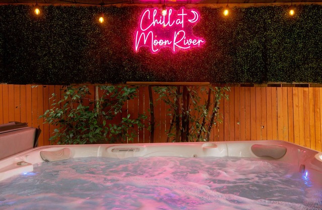 Moon River Luxury: Hot Tub, Pool & New Game Room