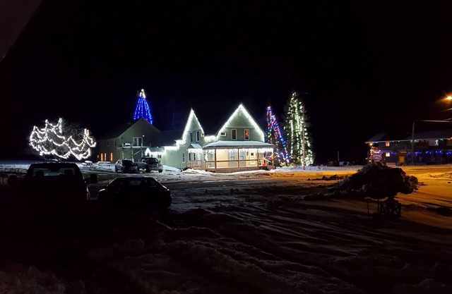 Moose Creek Lodge- Large Space for Friends and Family.