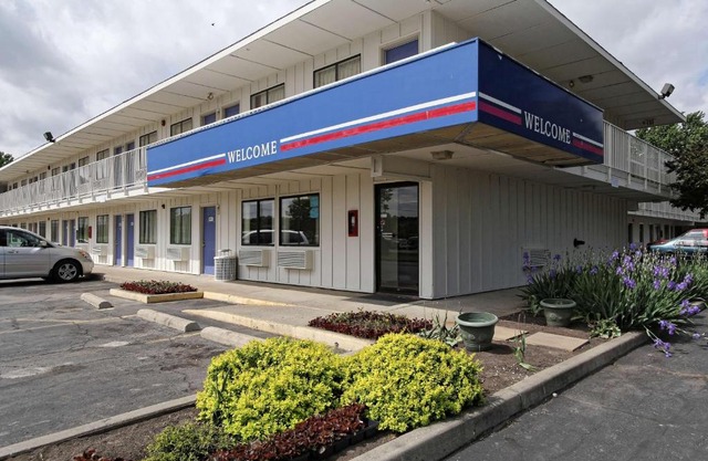 Motel 6-Amherst, OH - Cleveland West - Lorain