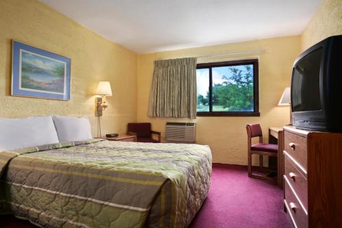 Motel 6-Eau Claire, WI