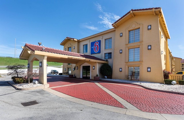 Motel 6 Knoxville, TN