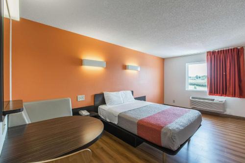 Motel 6 Omaha - Central
