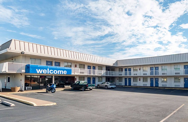 Motel 6 San Antonio, TX - I-10 West
