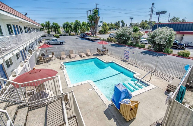 Motel 6 Stockton, CA - Charter Way West