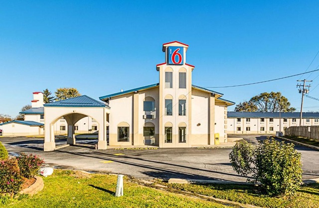 Motel 6-Urbana, IL