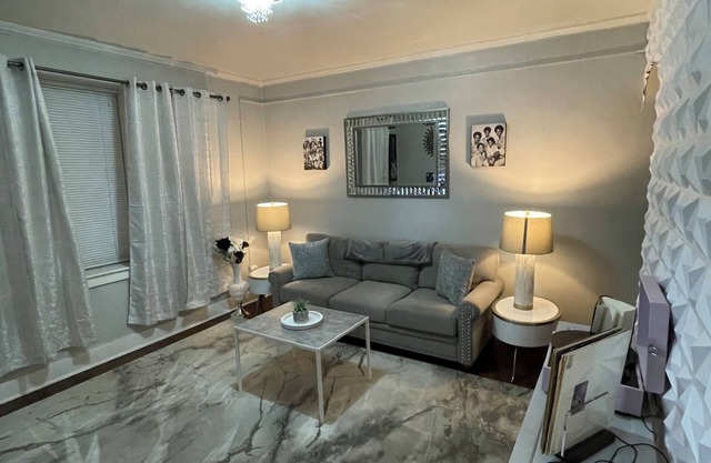 Motown “Music Lovers” Suite