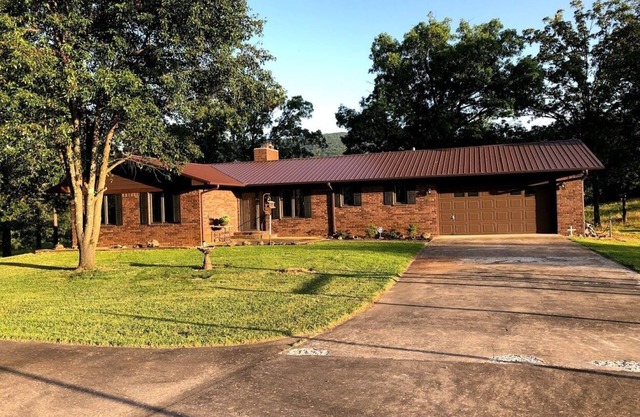 Mount Magazine View - Beautiful 4 BR, 3 Bath Perfect For Families, Trail Riding