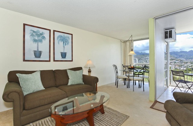 Mountain and Golf Course Views! Washer/dryer, A/C, FREE Wi-Fi and Parking!