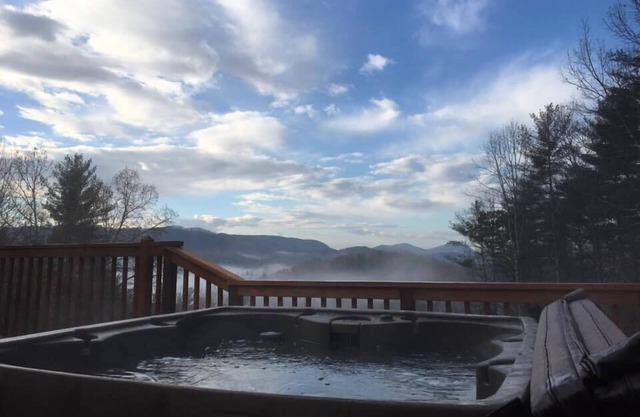 Mountain Cabin,Pet-Friendly,Views,HotTub,Deck,WiFi