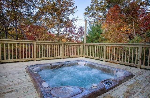 Mountain Forest Cabin w/Therapeutic SPA Jacuzzi/Pool table/Gameroom Lic #033262