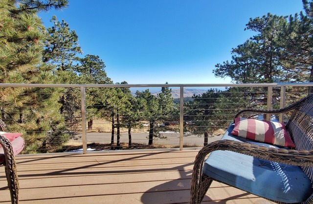 Mountain Home Overlooking Denver, near Red Rocks