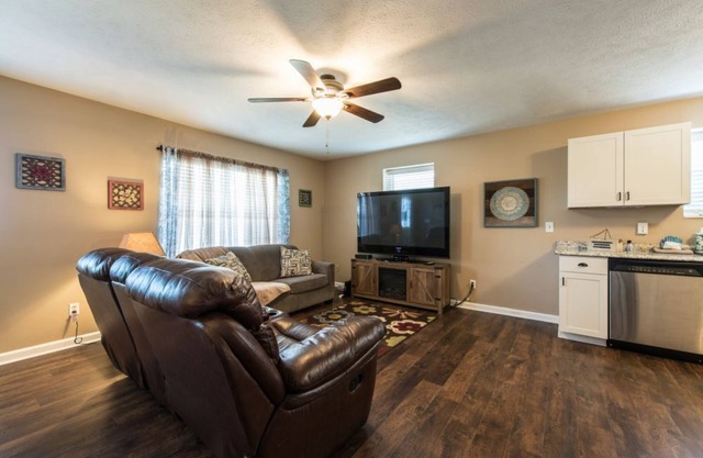 Mountain View 1BR Condo! Book 3 Nights, Get 1 FREE