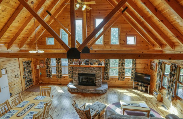 Mountain View - 2 Bedrooms, 2 Baths, Sleeps 6 Cabin by RedAwning