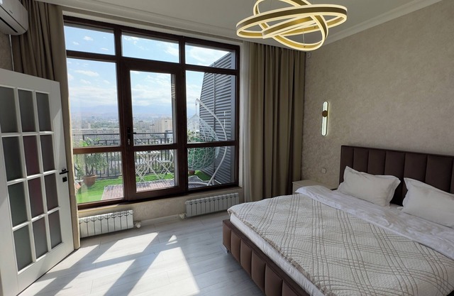Mountain view, city view, nice terrace, 5 min walking from malls, security 24/7