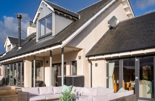 Moy Bridge Croft - Beautiful, tranquil Highland retreat