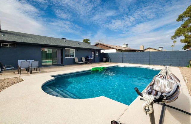 *Msg for 5%off*KingBed PoolYard GuesthouseGlendale