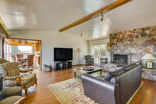 Mt Nebo Oasis in La Mesa with Wraparound Deck
