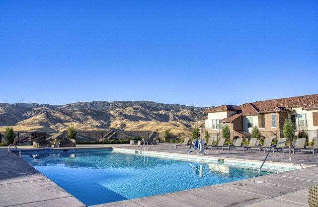 Mtn. Views, Pool, & HotTub | Luxury Northwest