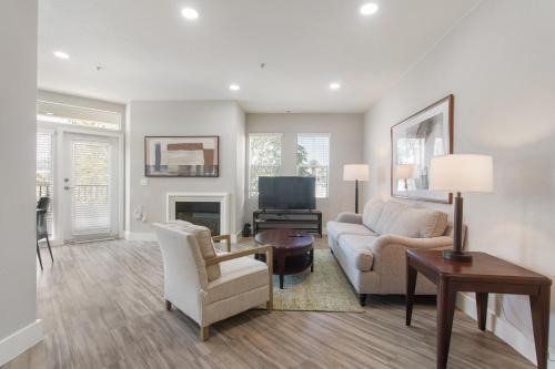 Multiple Hollywood Apartments Hub