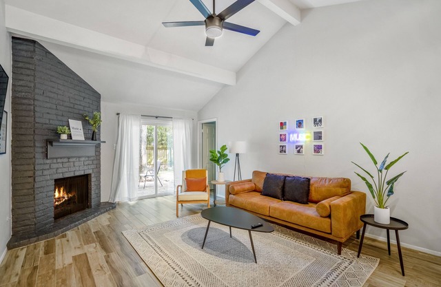 Music inspired Modern stay in The Woodlands.