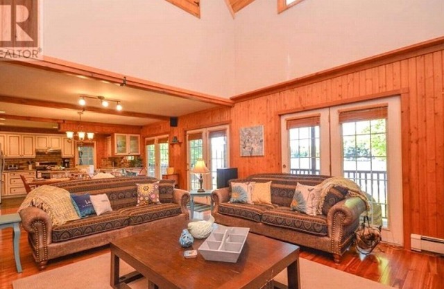 Muskoka Cottage Rental on Moon River!