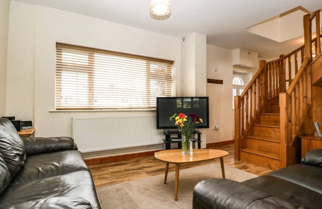 MUSKOKA LODGE, family friendly, with a garden in Midsomer Norton