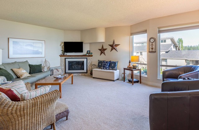 Mutiny Bay Condo - 2 Bed, 2 Bath | Beachfront Condo