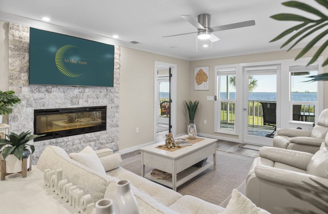 Myakka River Views/Corner Unit/Freshly Designed/Pool/Gym/Gated