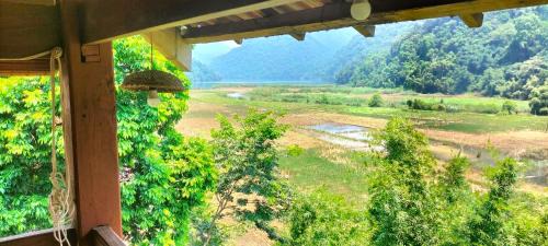 Nam Pé Tày Homestay - View hồ Ba Bể