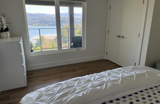 Nanoose Bay South Facing Sea View Suite - Escape to Moon Bay