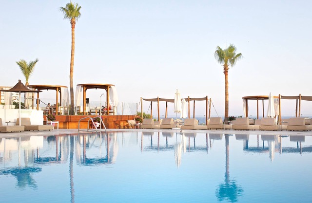 Napa Mermaid Hotel & Suites