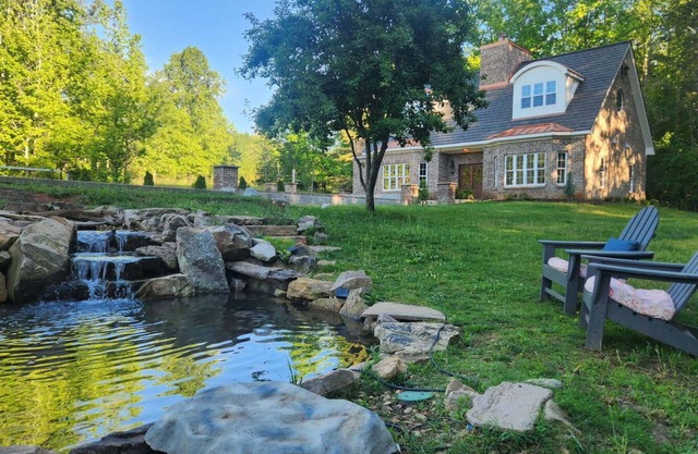 Narnia House - Pickleball Court - CS Lewis Retreat