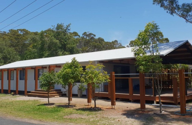 NARRAWALLEE HOLIDAY HOUSE
