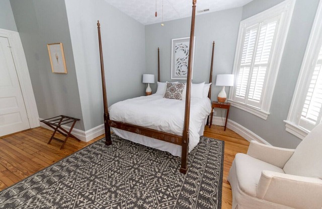 Navigator Room - Captain's Quarters Inn, Downtown Historic Edenton