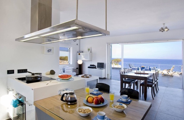 Naxos Beachfront House Thesseus