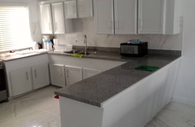 nCharming unit 1 - 2 bedroom apartment with AC