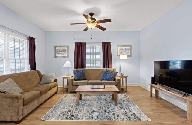 Near Downtown & UT Chattanooga - Highland Hideaway